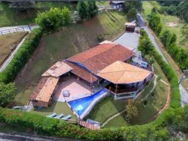 Casa de campo de alto standing de 3 dormitorios en venta Copacabana, Departamento de Antioquia