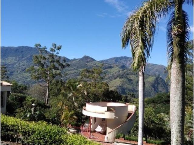 Casa de campo de alto standing de 3 dormitorios en venta Copacabana, Departamento de Antioquia