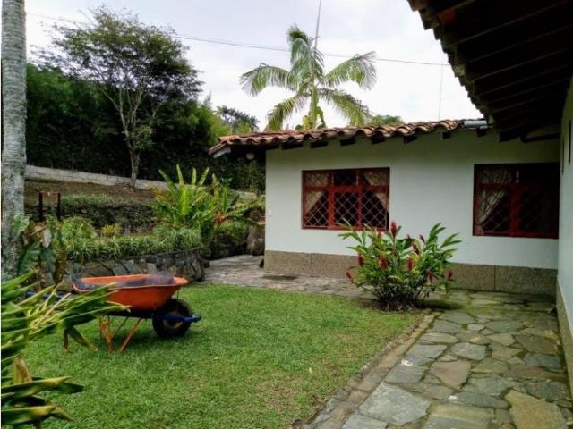 Casa de campo de alto standing de 3 dormitorios en venta Copacabana, Departamento de Antioquia