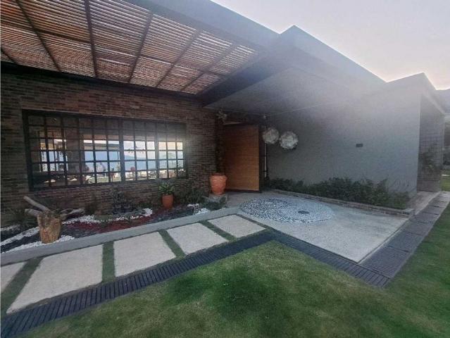 Casa de campo de alto standing de 3 dormitorios en venta Copacabana, Departamento de Antioquia