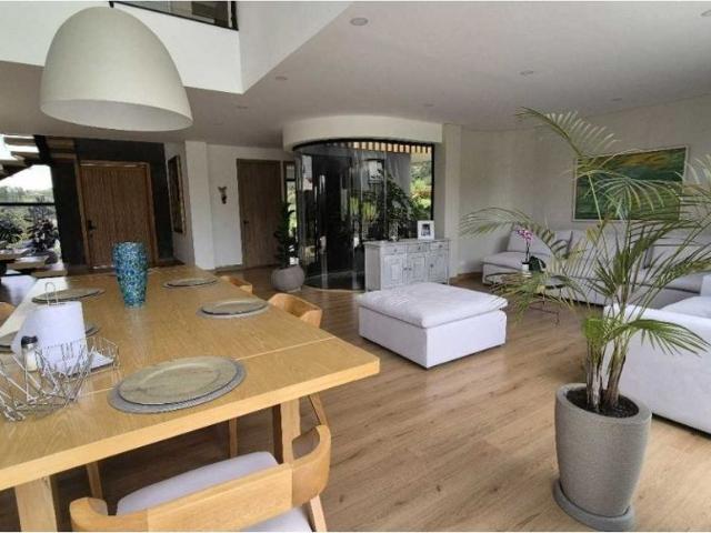 Casa de campo de alto standing de 3 dormitorios en venta Envigado, Colombia