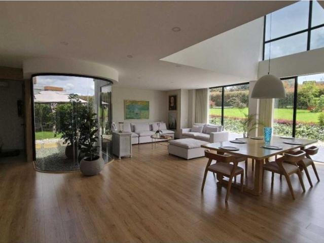 Casa de campo de alto standing de 3 dormitorios en venta Envigado, Colombia