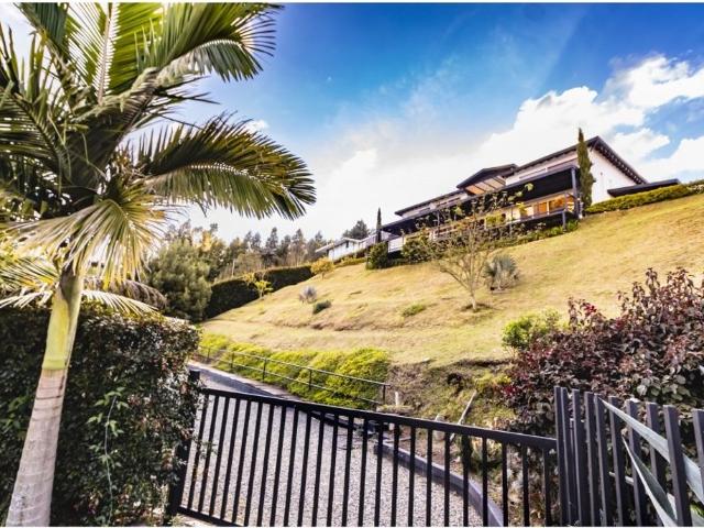 Casa de campo de alto standing de 3 dormitorios en venta Guarne, Colombia