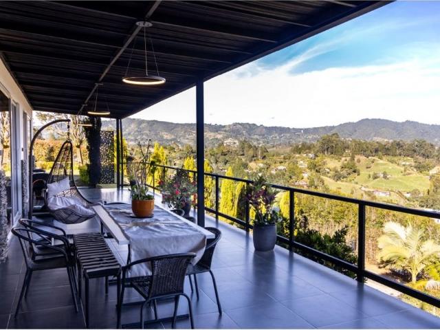 Casa de campo de alto standing de 3 dormitorios en venta Guarne, Colombia