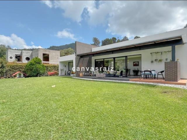 Casa de campo de alto standing de 3 dormitorios en venta Guarne, Colombia