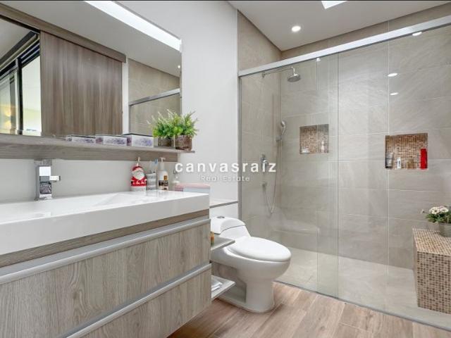 Casa de campo de alto standing de 3 dormitorios en venta Guarne, Colombia