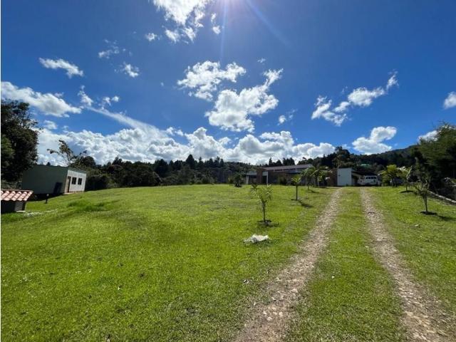 Casa de campo de alto standing de 3 dormitorios en venta Guarne, Colombia