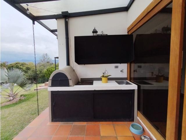 Casa de campo de alto standing de 3 dormitorios en venta Guarne, Colombia