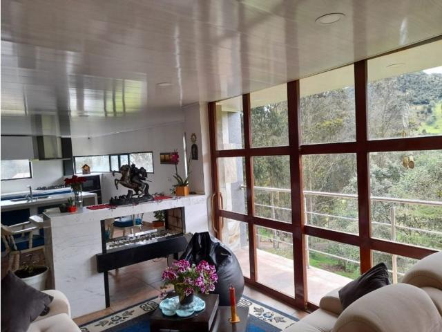Casa de campo de alto standing de 3 dormitorios en venta La Calera, Cundinamarca