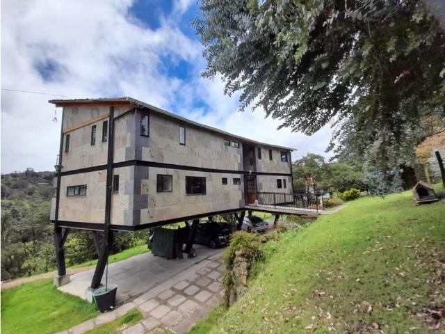 Casa de campo de alto standing de 3 dormitorios en venta La Calera, Cundinamarca