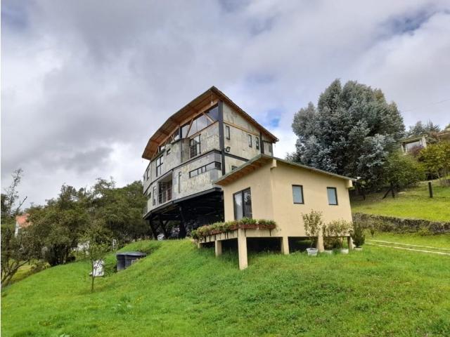 Casa de campo de alto standing de 3 dormitorios en venta La Calera, Cundinamarca