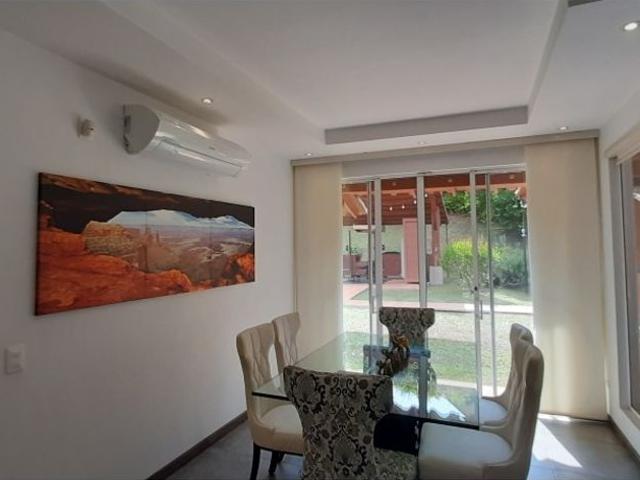 Casa de campo de alto standing de 3 dormitorios en venta Pereira, Colombia