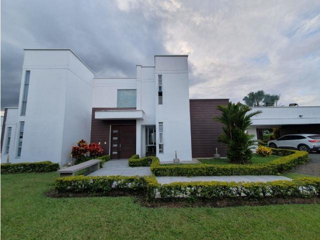 Casa de campo de alto standing de 3 dormitorios en venta Pereira, Departamento de Risaralda
