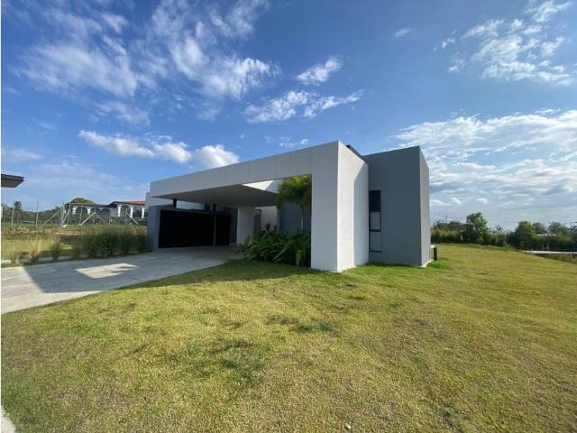 Casa de campo de alto standing de 3 dormitorios en venta Pereira, Departamento de Risaralda