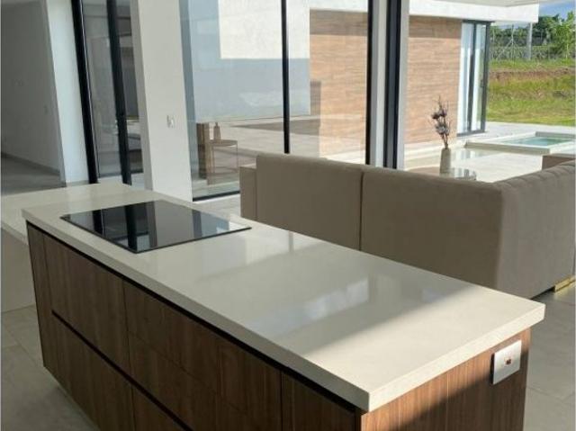 Casa de campo de alto standing de 3 dormitorios en venta Pereira, Departamento de Risaralda