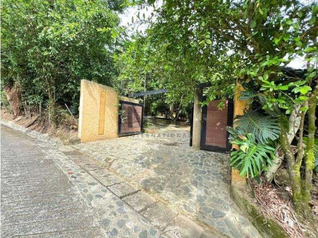 Casa de campo de alto standing de 3 dormitorios en venta San Jerónimo, Colombia