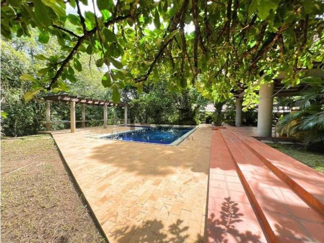 Casa de campo de alto standing de 3 dormitorios en venta San Jerónimo, Colombia