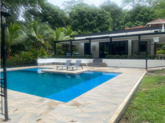 Casa de campo de alto standing de 3 dormitorios en venta San Jerónimo, Departamento de Antioquia