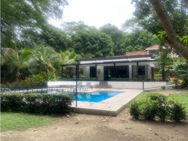Casa de campo de alto standing de 3 dormitorios en venta San Jerónimo, Departamento de Antioquia