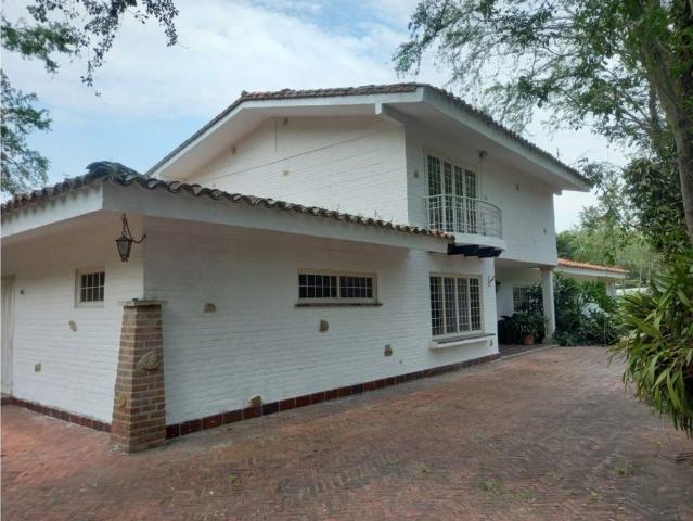 Casa de campo de alto standing de 3 dormitorios en venta Yumbo, Colombia