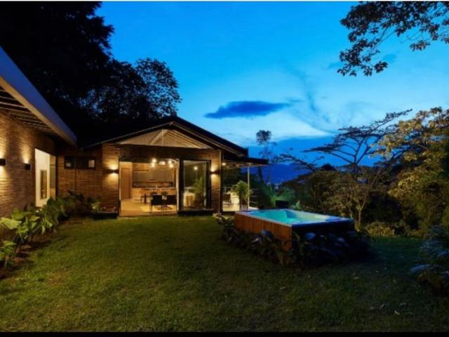 Casa de campo de alto standing de 4 dormitorios en alquiler Medellín, Colombia