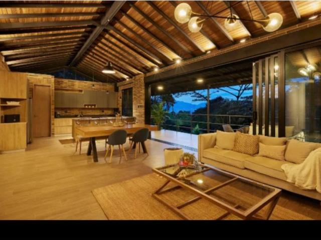 Casa de campo de alto standing de 4 dormitorios en alquiler Medellín, Colombia