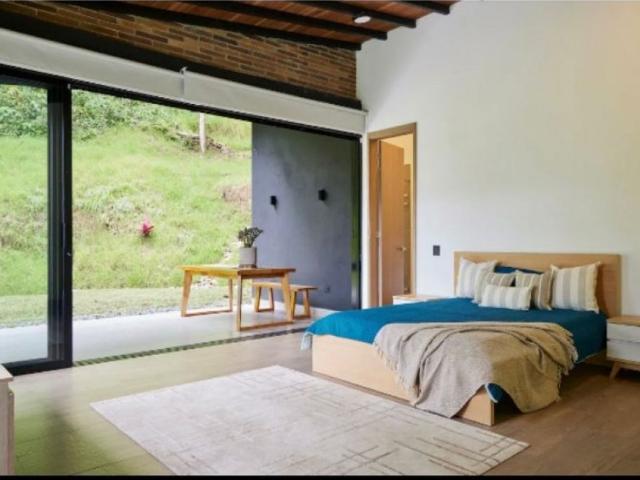 Casa de campo de alto standing de 4 dormitorios en alquiler Medellín, Colombia