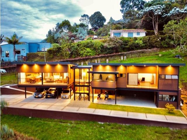 Casa de campo de alto standing de 4 dormitorios en alquiler Medellín, Colombia