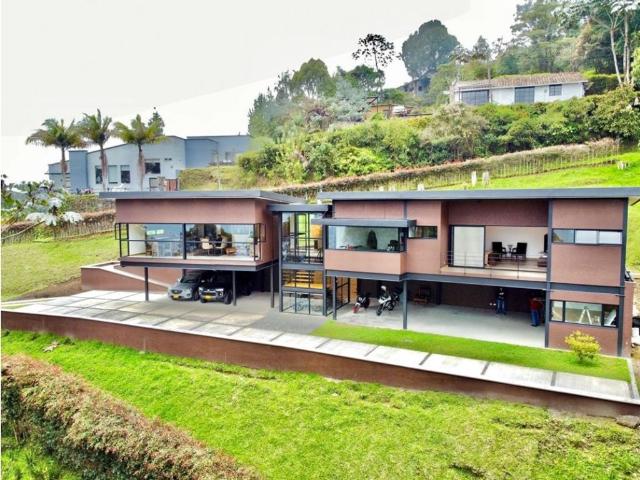 Casa de campo de alto standing de 4 dormitorios en alquiler Medellín, Colombia