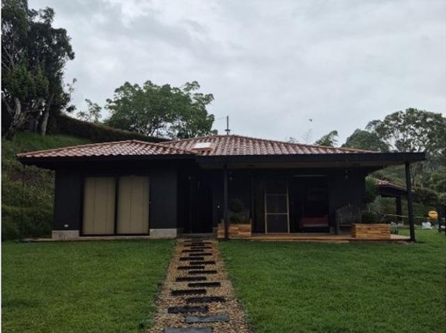Casa de campo de alto standing de 4 dormitorios en alquiler Medellín, Departamento de Antioquia