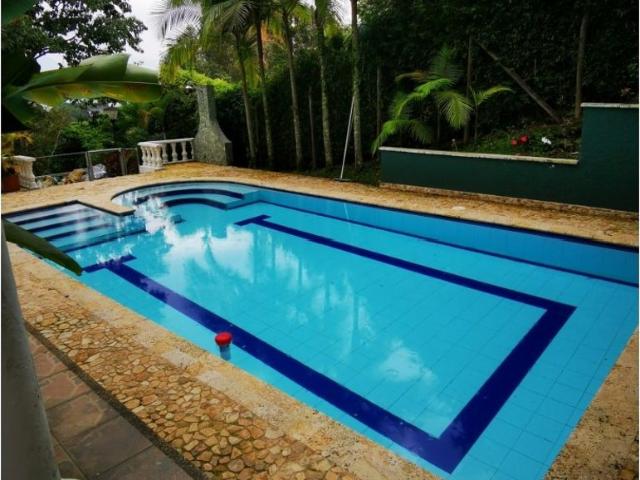 Casa de campo de alto standing de 4 dormitorios en alquiler Medellín, Departamento de Antioquia