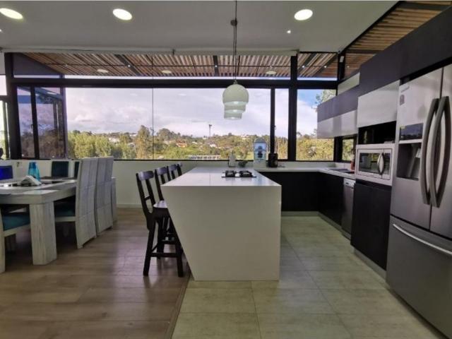 Casa de campo de alto standing de 4 dormitorios en alquiler Medellín, Departamento de Antioquia