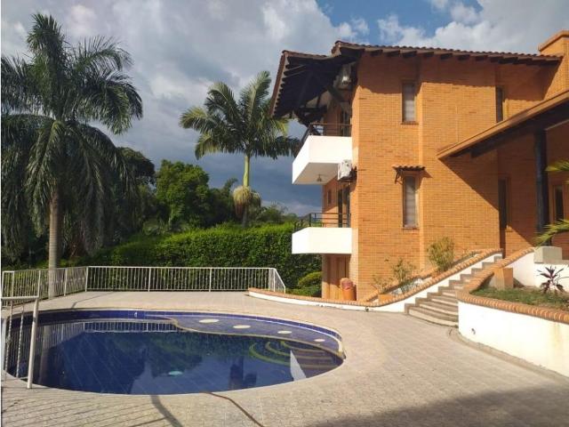 Casa de campo de alto standing de 4 dormitorios en alquiler Pereira, Colombia