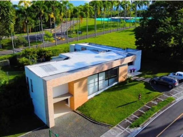 Casa de campo de alto standing de 4 dormitorios en alquiler Pereira, Colombia