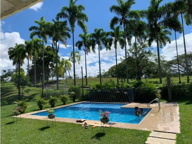 Casa de campo de alto standing de 4 dormitorios en alquiler Pereira, Colombia
