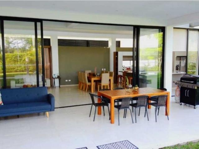 Casa de campo de alto standing de 4 dormitorios en alquiler Pereira, Colombia