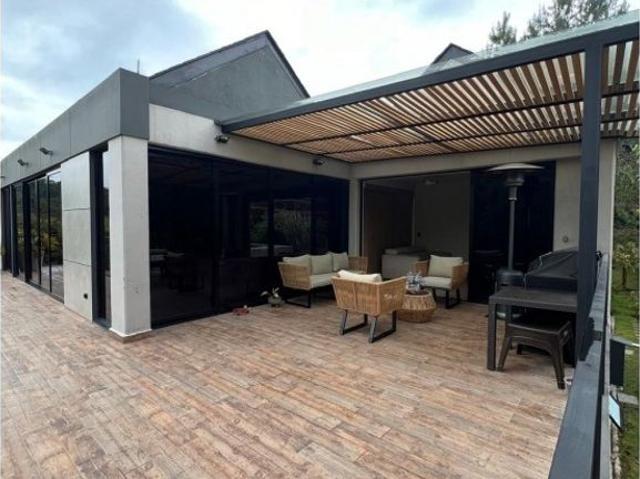 Casa de campo de alto standing de 4 dormitorios en venta Bello, Departamento de Antioquia