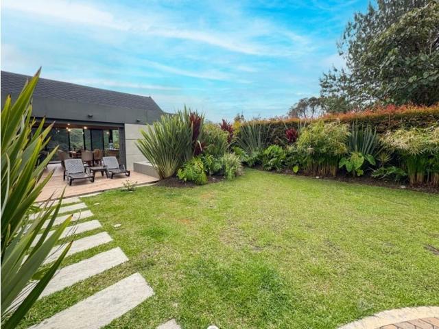 Casa de campo de alto standing de 4 dormitorios en venta Bello, Departamento de Antioquia