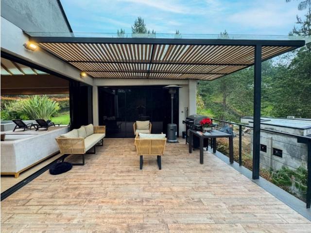 Casa de campo de alto standing de 4 dormitorios en venta Bello, Departamento de Antioquia