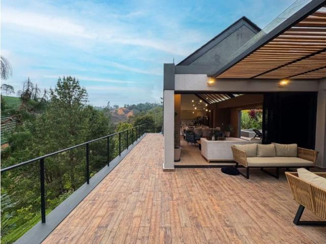 Casa de campo de alto standing de 4 dormitorios en venta Bello, Departamento de Antioquia