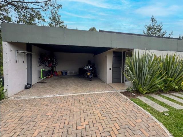 Casa de campo de alto standing de 4 dormitorios en venta Bello, Departamento de Antioquia