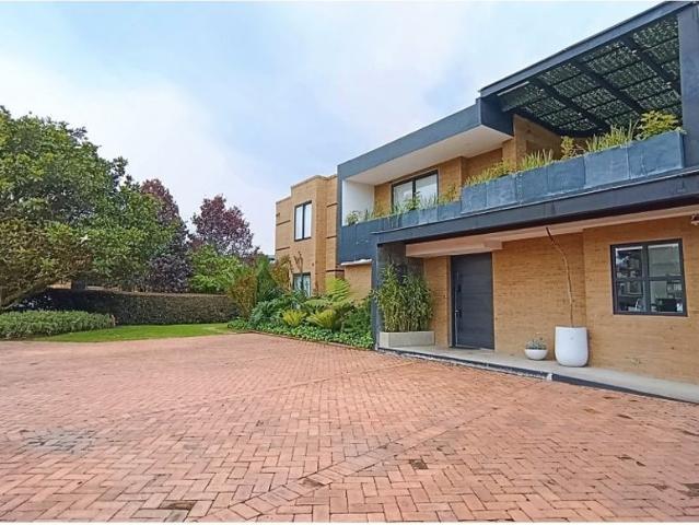 Casa de campo de alto standing de 4 dormitorios en venta Bogotá, Bogotá D.C