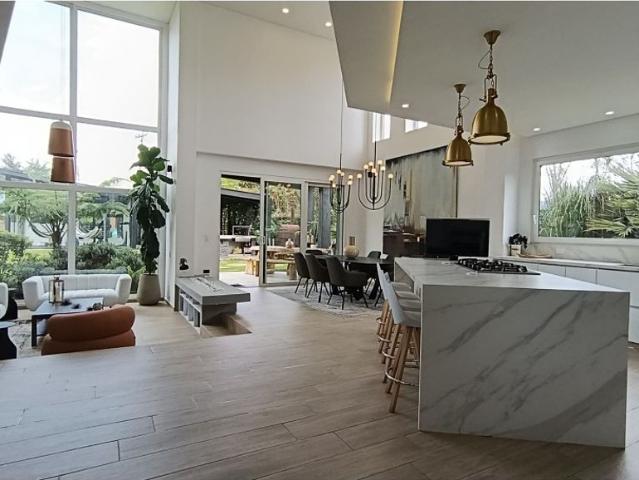 Casa de campo de alto standing de 4 dormitorios en venta Bogotá, Bogotá D.C