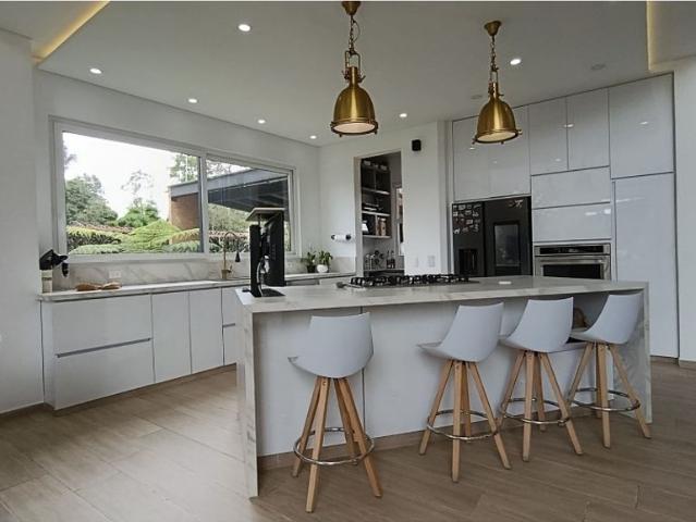 Casa de campo de alto standing de 4 dormitorios en venta Bogotá, Bogotá D.C