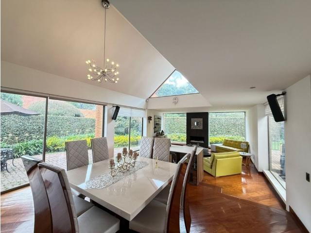 Casa de campo de alto standing de 4 dormitorios en venta Bogotá, Bogotá D.C