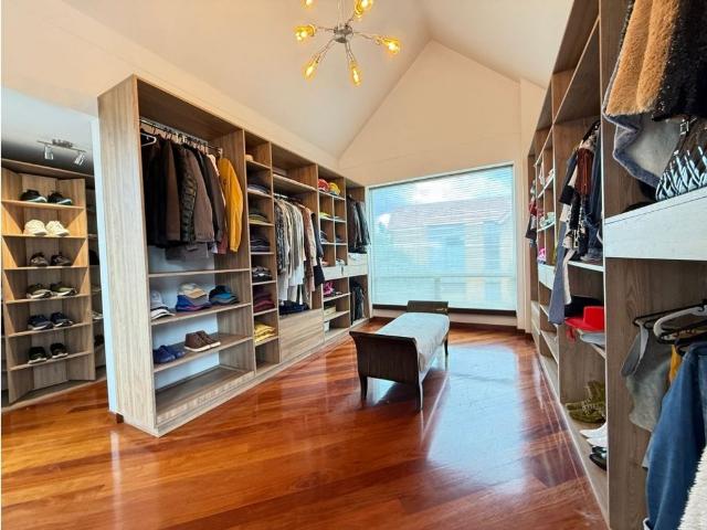 Casa de campo de alto standing de 4 dormitorios en venta Bogotá, Bogotá D.C