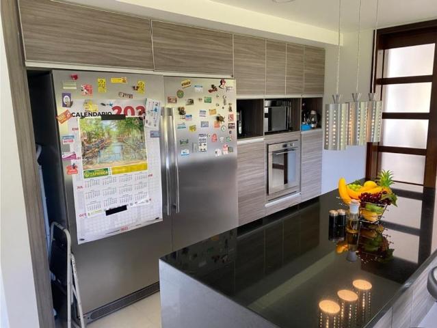 Casa de campo de alto standing de 4 dormitorios en venta Chía, Colombia