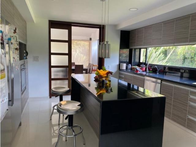 Casa de campo de alto standing de 4 dormitorios en venta Chía, Colombia