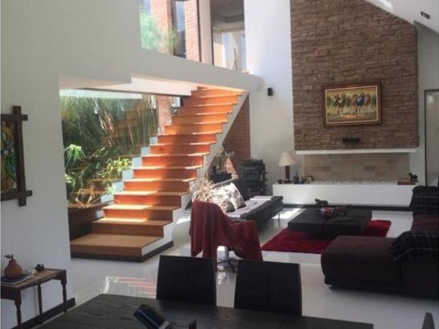 Casa de campo de alto standing de 4 dormitorios en venta Chía, Colombia