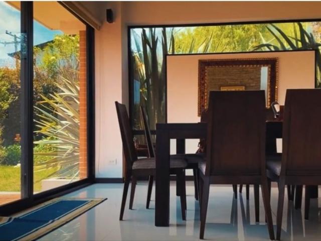 Casa de campo de alto standing de 4 dormitorios en venta Chía, Colombia